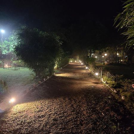 Pench Tiger Trails Resort Khawāsa Eksteriør billede